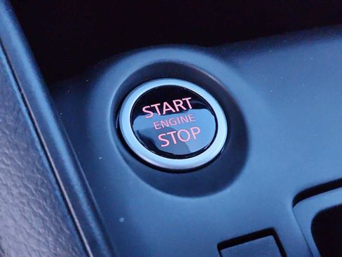 Certified 2025 Nissan Kicks Play S image 22