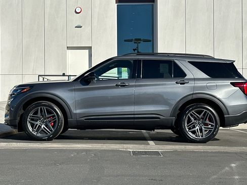 New 2026 Ford Explorer ST w/ Sun And Sound Package image 6