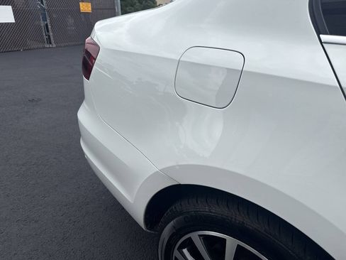 Used 2017 Volkswagen Jetta SE FWD image 14