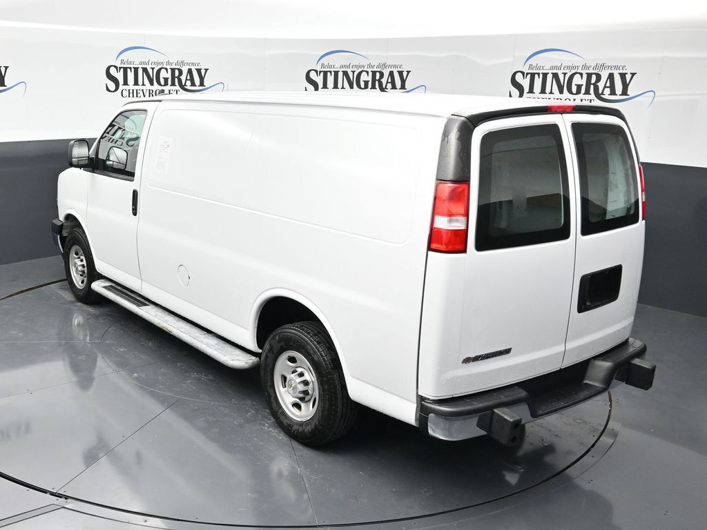 Used 2025 Chevrolet Express 2500 w/ Driver Convenience Package RWD image 22
