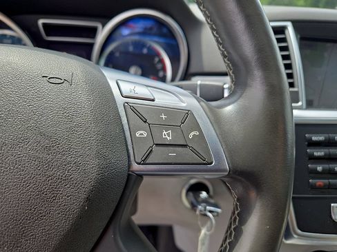 Used 2013 Mercedes-Benz ML 350 4MATIC image 24