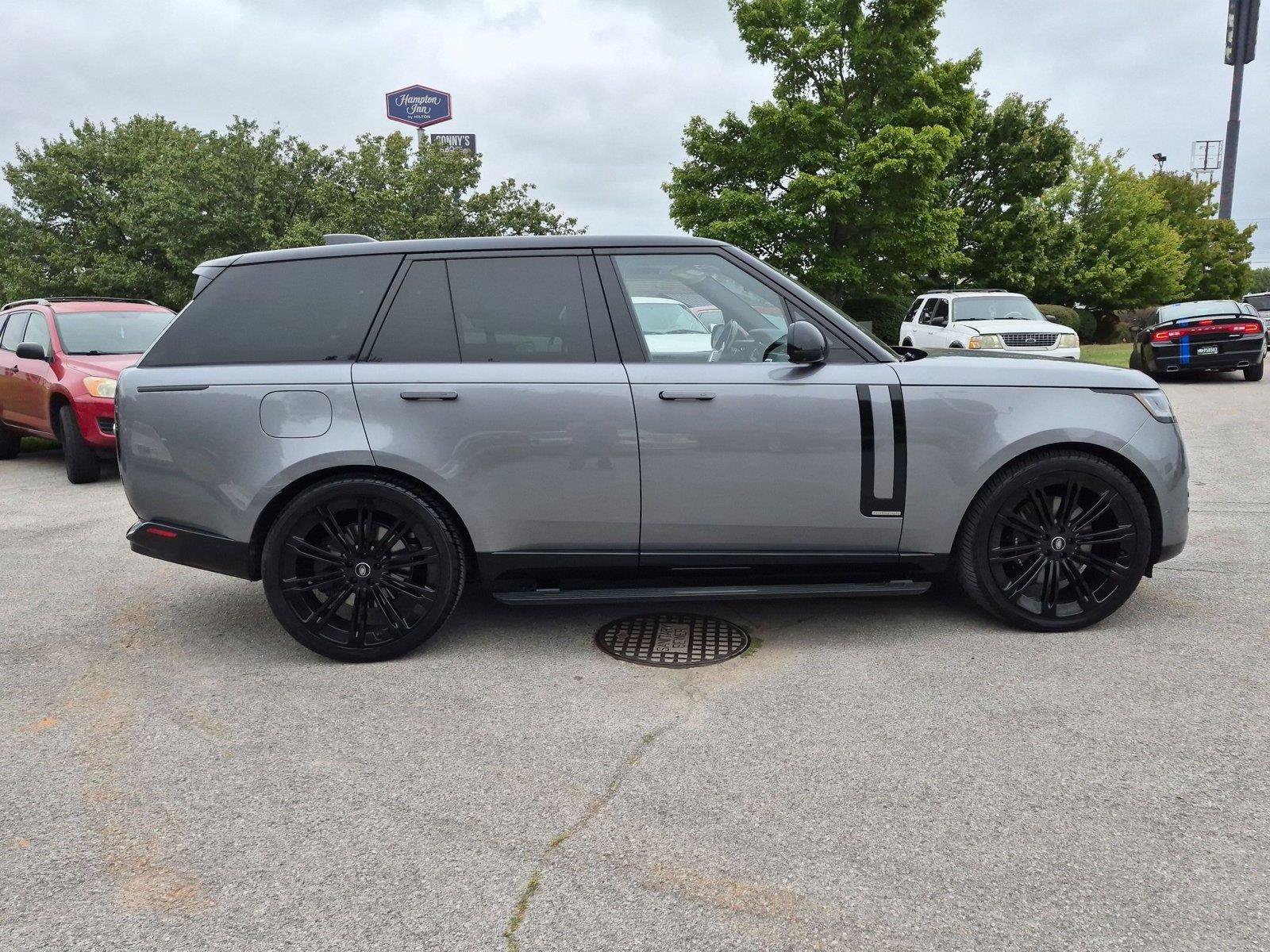 Used 2023 Land Rover Range Rover Autobiography AWD/4WD image 6