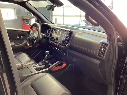 Certified 2025 Nissan Frontier PRO-4X w/ Pro Premium Package AWD/4WD image 29