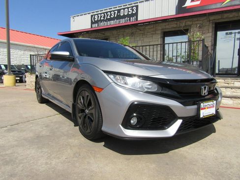 Used 2018 Honda Civic EX image 6
