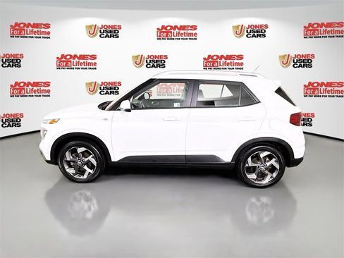 Certified 2024 Hyundai Venue SEL image 14