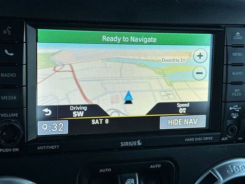 Used 2017 Jeep Wrangler Unlimited Sahara w/ Connectivity Group image 22