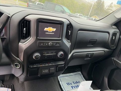 Used 2022 Chevrolet Silverado 1500 Custom AWD/4WD image 4