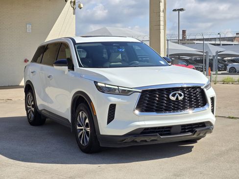Used 2023 INFINITI QX60 Pure FWD image 3