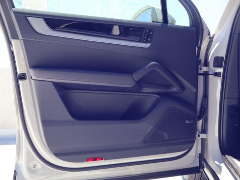 New 2026 Porsche Cayenne AWD/4WD image 14