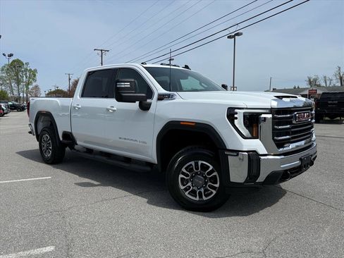 New 2026 GMC Sierra 2500 SLE image 2
