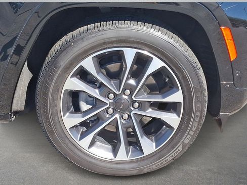 Used 2024 Jeep Grand Cherokee Overland AWD/4WD image 8