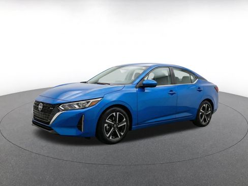 Used 2025 Nissan Sentra SV FWD image 3