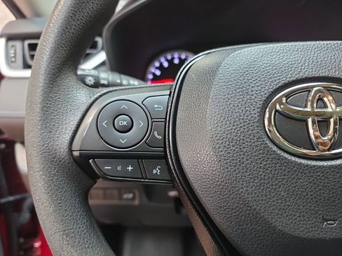 Used 2021 Toyota RAV4 XLE w/ Convenience Package image 22