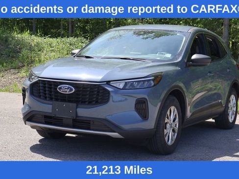 Used 2023 Ford Escape Active AWD/4WD image 3