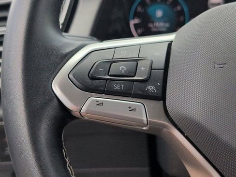Used 2025 Volkswagen Atlas Cross Sport SE FWD image 20