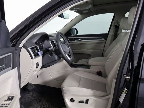 Used 2023 Volkswagen Atlas SE w/ Panoramic Sunroof Package image 9