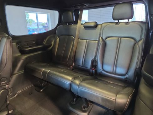 Used 2022 Jeep Wagoneer Series II AWD/4WD image 34