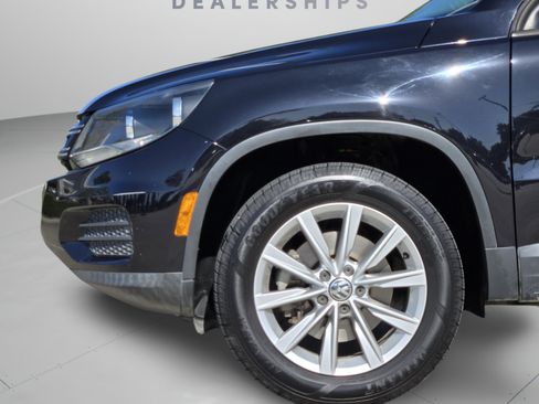 Used 2018 Volkswagen Tiguan Limited w/ Premium Package FWD image 34