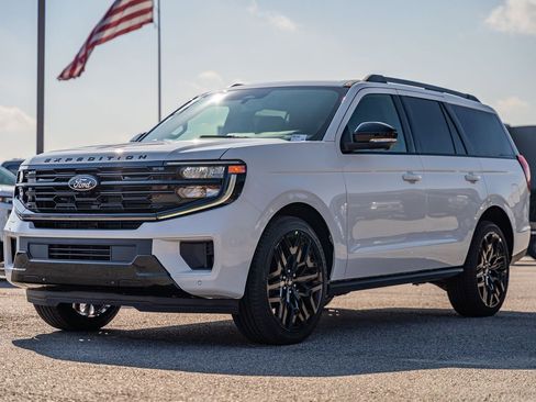 New 2026 Ford Expedition Platinum w/ Stealth Performance Package image 3