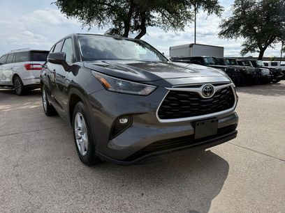 Used 2021 Toyota Highlander LE
