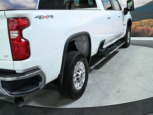 Used 2025 Chevrolet Silverado 2500 LT w/ Convenience Package image 9