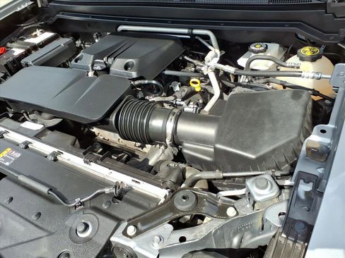 Used 2023 Chevrolet Colorado LT w/ LT Convenience Package RWD image 12