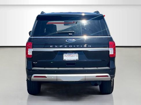 Used 2024 Ford Expedition XLT AWD/4WD image 6