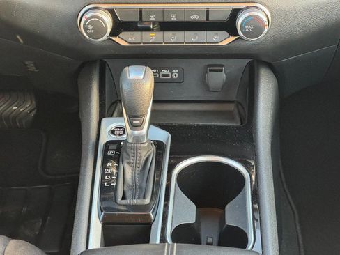 Used 2024 Nissan Altima 2.5 SV image 14