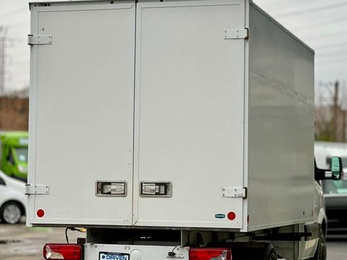 Used 2017 Freightliner Sprinter 3500 w/ Front Bench Seat Package image 5