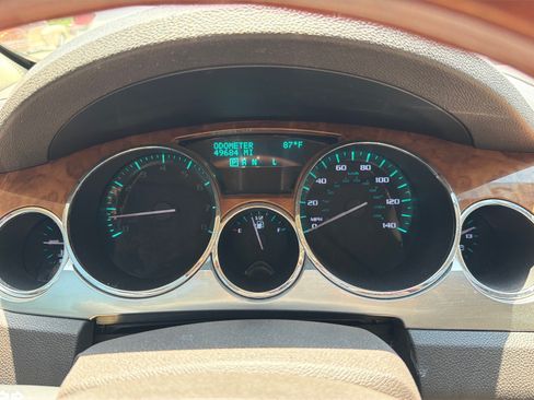 Used 2008 Buick Enclave CXL w/ Entertainment Package #3 FWD image 15