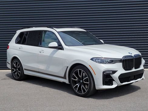 Used 2021 BMW X7 xDrive40i w/ M Sport Package AWD/4WD image 9