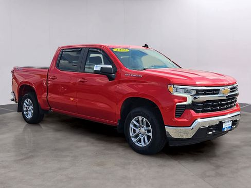 Used 2022 Chevrolet Silverado 1500 LT AWD/4WD image 3
