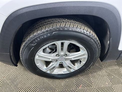 Used 2023 GMC Terrain SLE AWD/4WD image 11