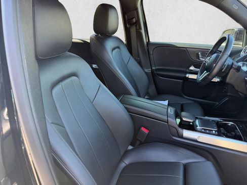 Used 2023 Mercedes-Benz GLB 250 4MATIC image 27