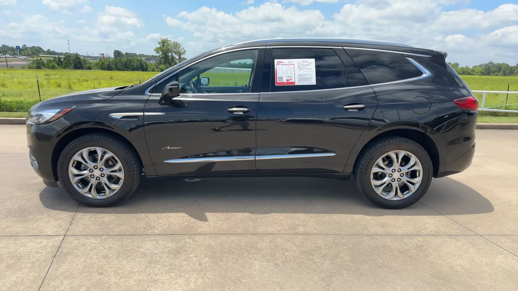 Used 2021 Buick Enclave Avenir w/ Avenir Technology Package FWD image 6