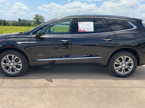 Used 2021 Buick Enclave Avenir w/ Avenir Technology Package FWD image 6