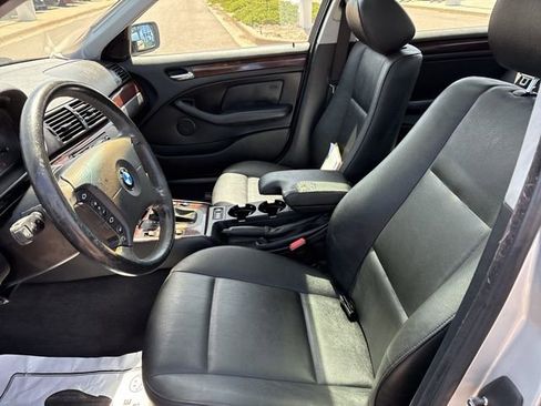 Used 2004 BMW 325i Sedan RWD image 11