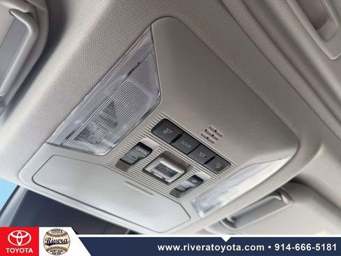 Used 2022 Toyota RAV4 XLE w/ Convenience Package AWD/4WD image 23