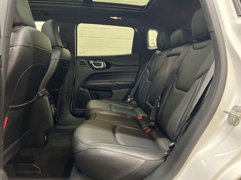 Used 2024 Jeep Compass Trailhawk w/ Trailhawk Elite Group AWD/4WD image 8