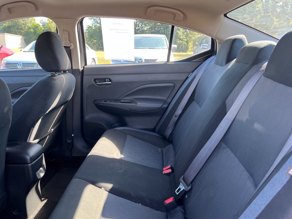 Used 2025 Nissan Versa SV FWD image 9
