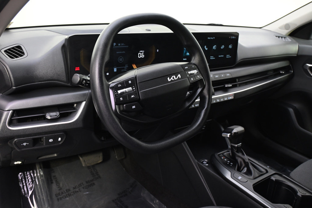 Used 2025 Kia K4 FWD image 11
