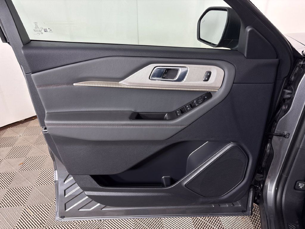 New 2027 Ford Explorer Active w/ Active Comfort Package RWD image 17