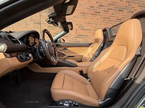 Certified 2022 Porsche 718 Boxster image 5