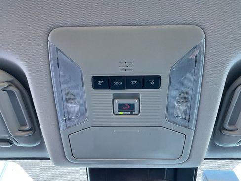 Used 2025 Toyota RAV4 XLE image 17