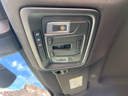 Used 2020 Chevrolet Silverado 3500 High Country image 29