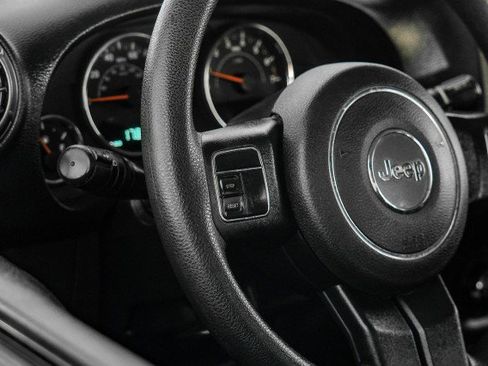 Used 2018 Jeep Wrangler Sport image 14