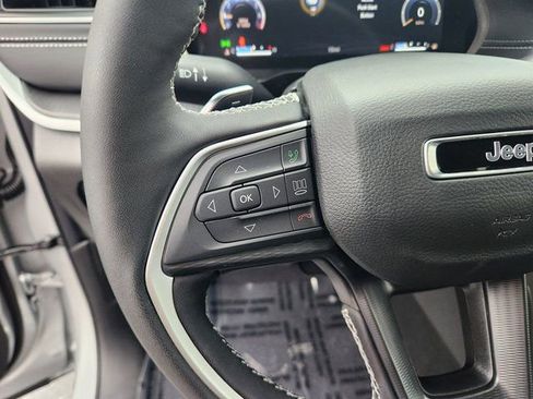 New 2025 Jeep Grand Cherokee Laredo X w/ Luxury Tech Group I AWD/4WD image 22
