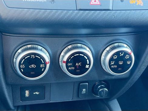 Used 2025 Mitsubishi Outlander Sport ES image 17