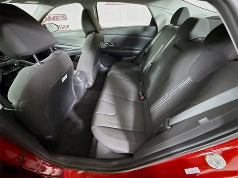 Certified 2024 Hyundai Elantra SEL w/ Convenience Package image 28