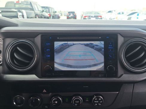 Used 2019 Toyota Tacoma TRD Off-Road AWD/4WD image 12